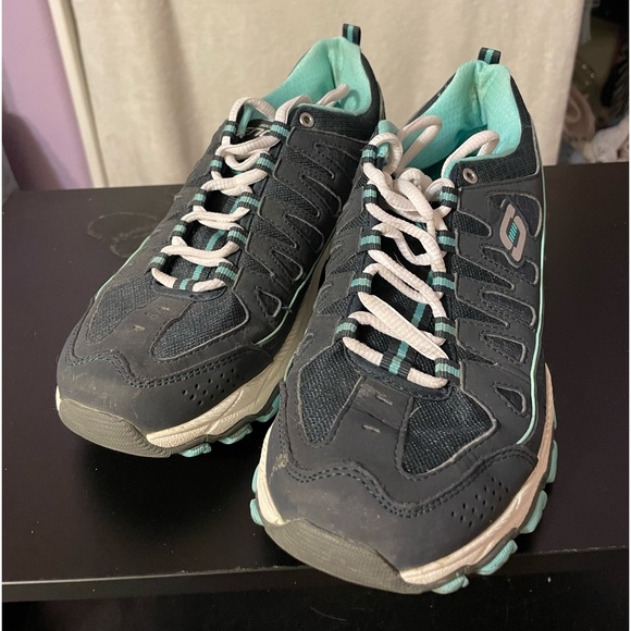 Sketchers Athletic Shoe - Picture 1 of 1